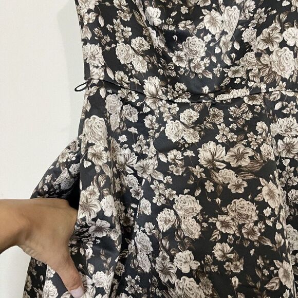 GAL MEETS GLAM Gray floral cap sleeve A- line Dress size 00 - Picture 5 of 5